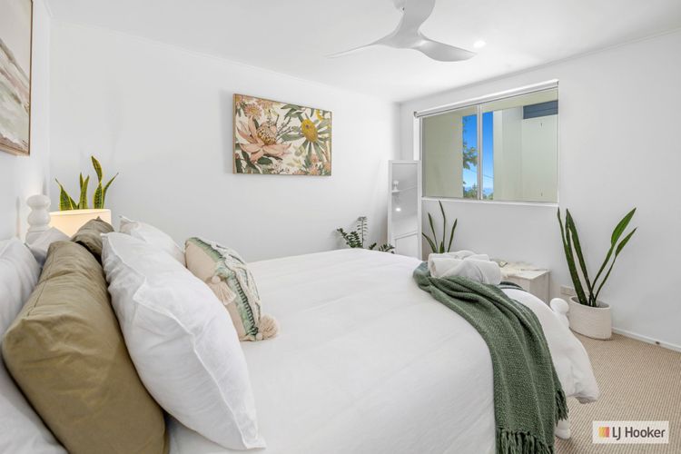 Luxe on the Beach – Coastal Elegance with Rooftop