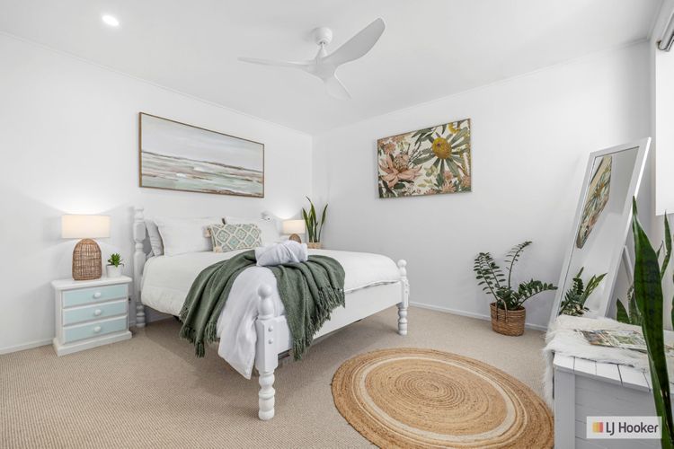 Luxe on the Beach – Coastal Elegance with Rooftop