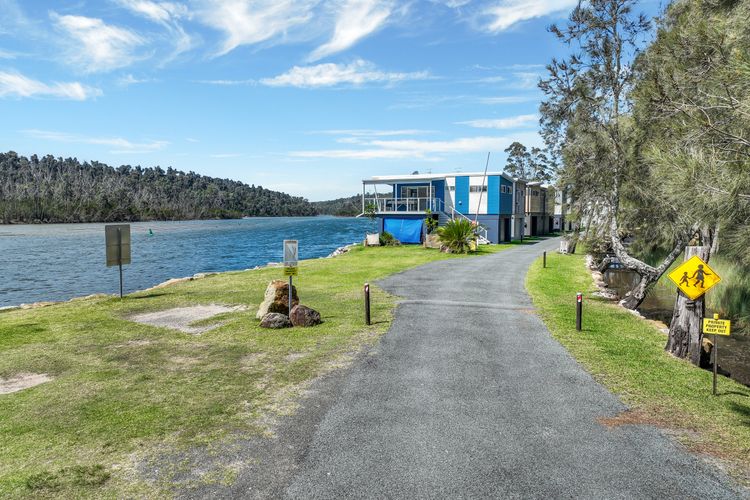 CABIN 17 – Lake Conjola