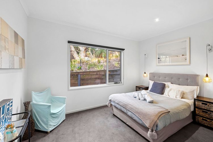 Bedroom 2 - Queen Bed