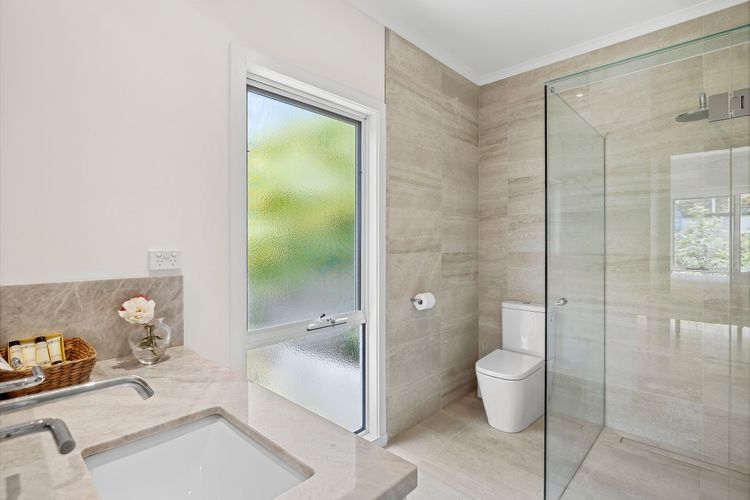 Luxury Lorne