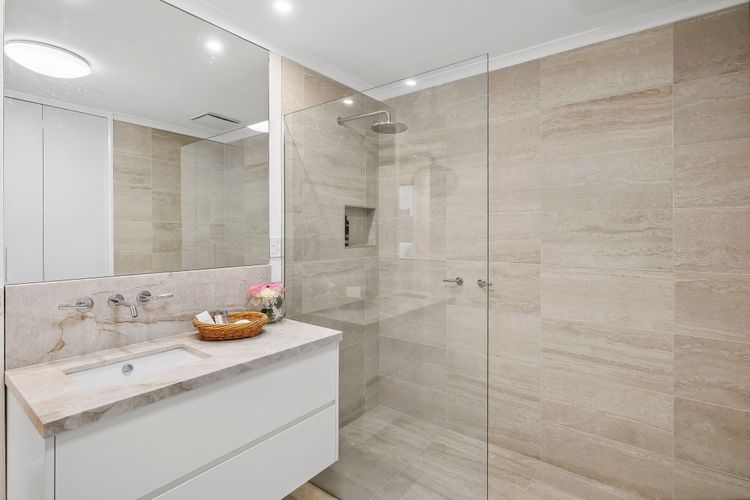 Luxury Lorne