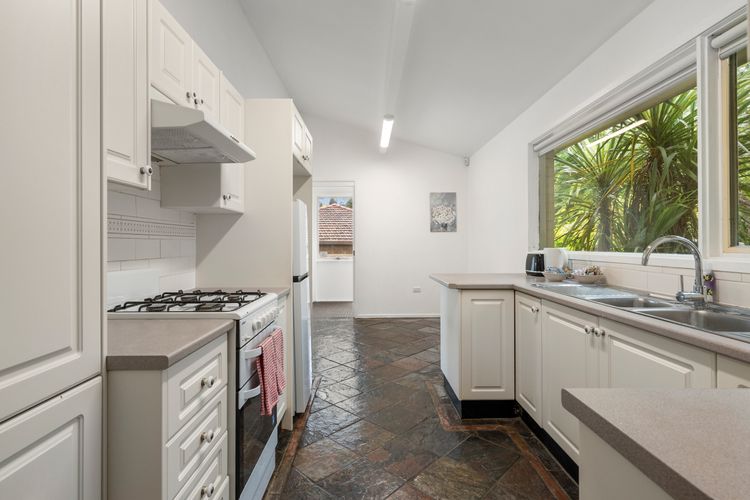 Narrow Neck Hideaway
