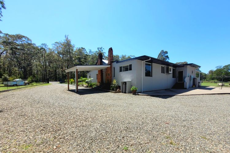 Holiday Homestead – Large Farm Stay Style Home