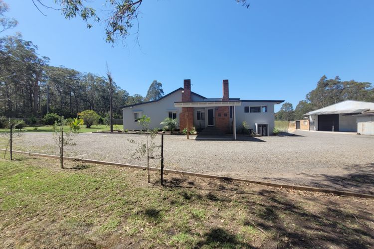 Holiday Homestead – Large Farm Stay Style Home