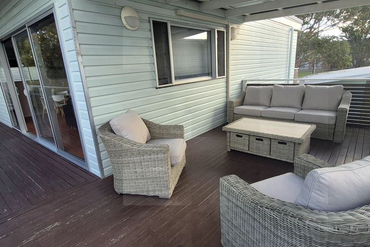 The Dolphin Beach House Vincentia Stay for 3 Pay for 2!  – Beachfront In Vincentia