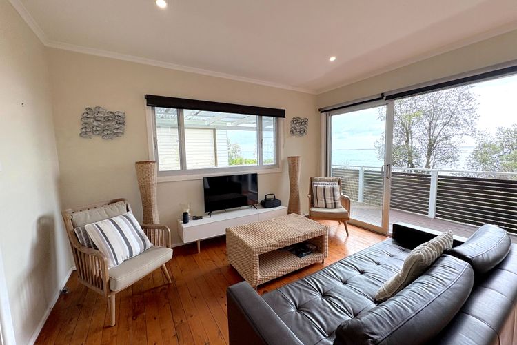 The Dolphin Beach House Vincentia – Beachfront In Vincentia