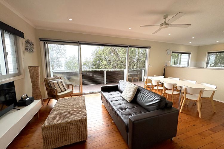 The Dolphin Beach House Vincentia – Beachfront In Vincentia