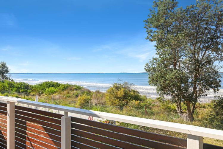 The Dolphin Beach House Vincentia Stay for 3 Pay for 2!  – Beachfront In Vincentia