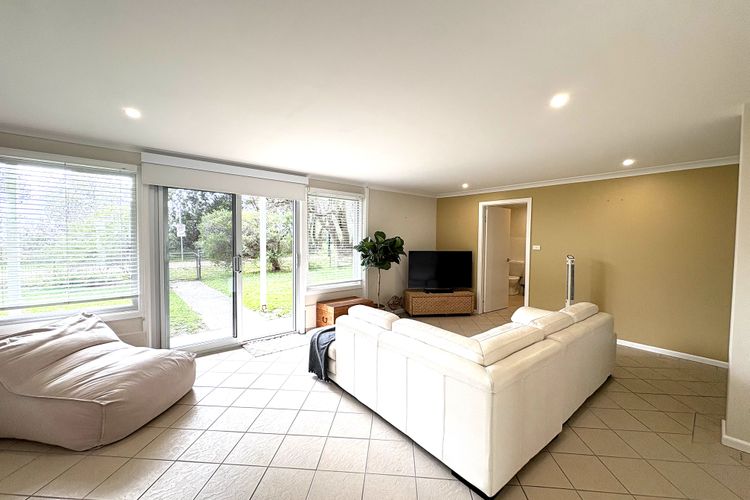 The Dolphin Beach House Vincentia – Beachfront In Vincentia