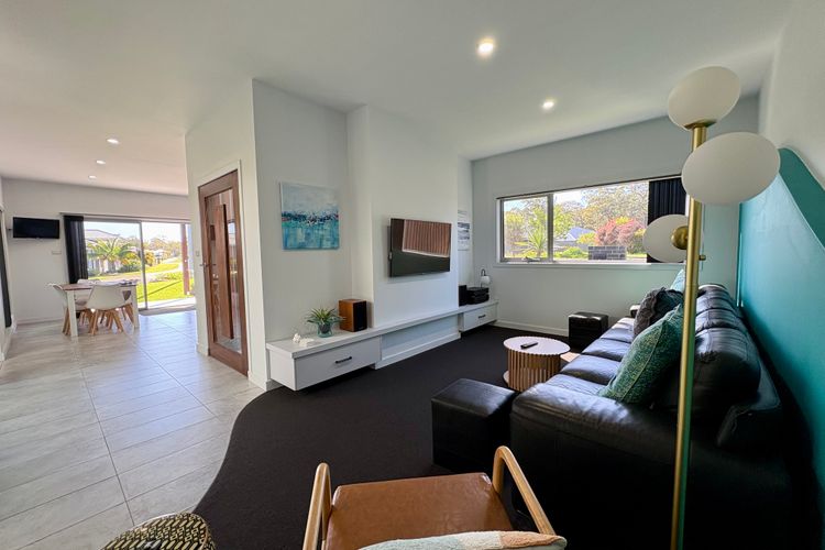 Secret Sanctuary On Seagrass – Luxury Coastal Retreat in Jervis Bay