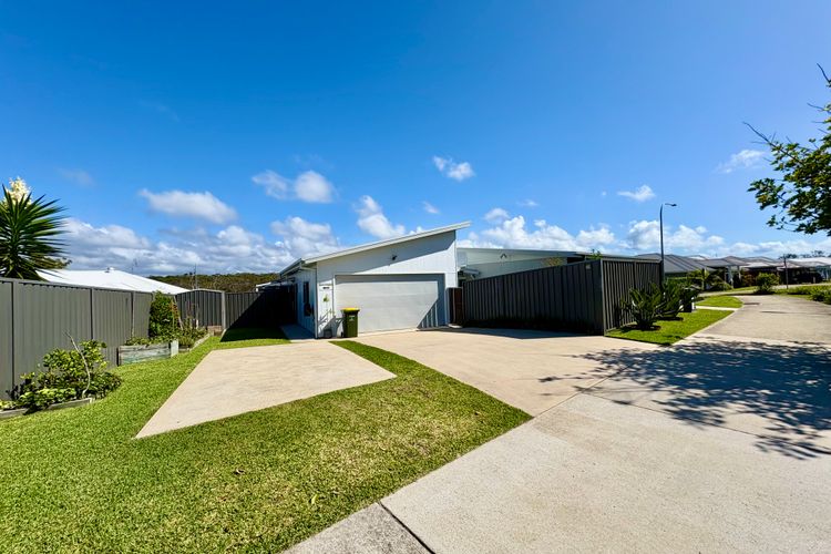 Secret Sanctuary On Seagrass – Luxury Coastal Retreat in Jervis Bay