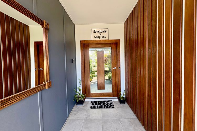 Secret Sanctuary On Seagrass – Luxury Coastal Retreat in Jervis Bay