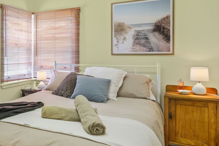 Coastal Retro House – Husky
