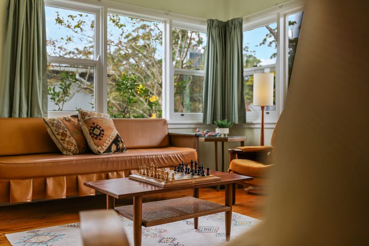 Coastal Retro House – Husky