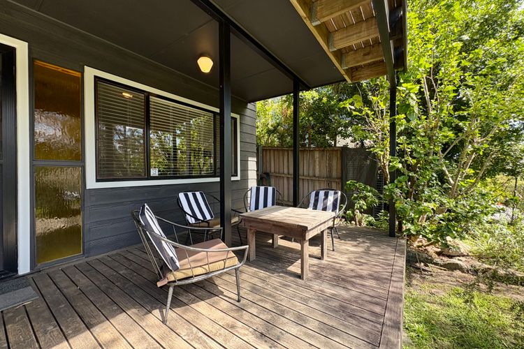 Shack No. 5 – A Quirky, Retro Beach Escape in Jervis Bay!