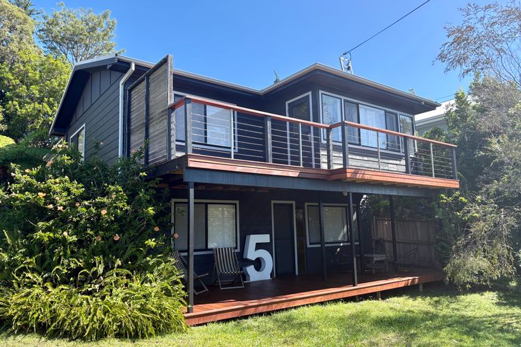 Shack No. 5 – A Quirky, Retro Beach Escape in Jervis Bay!