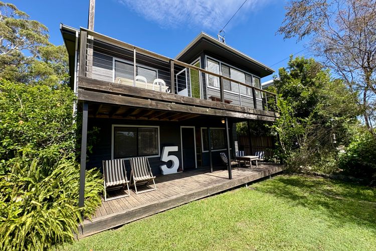 Shack No. 5 – A Quirky, Retro Beach Escape in Jervis Bay!