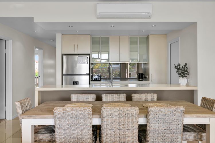 Our Beach House at Husky – Stay for 3 Pay for 2! Coastal Couples Escape