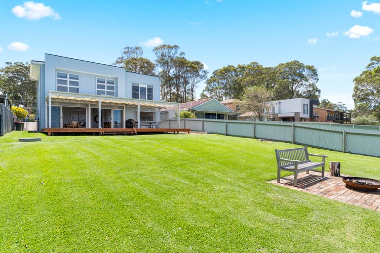 Tranquility Beach House – Absolute Waterfront