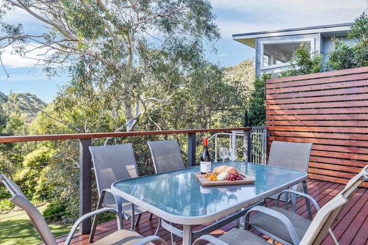 Fre72 – Fields of Green by Experience Jervis Bay
