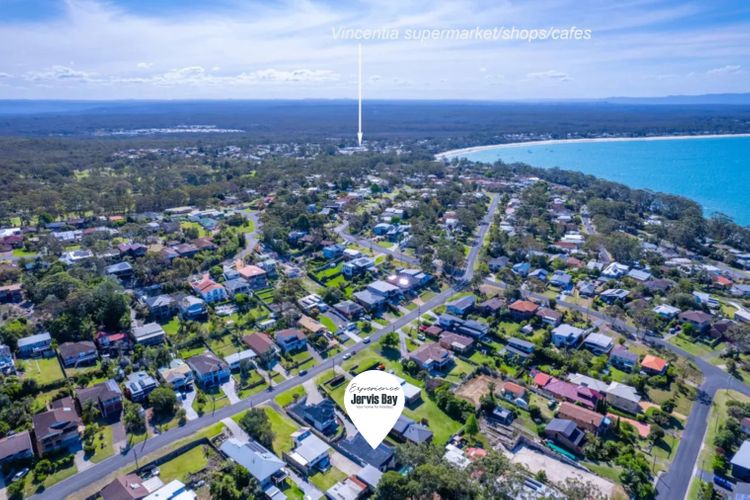 Wal42b – Poolside Oasis by Experience Jervis Bay