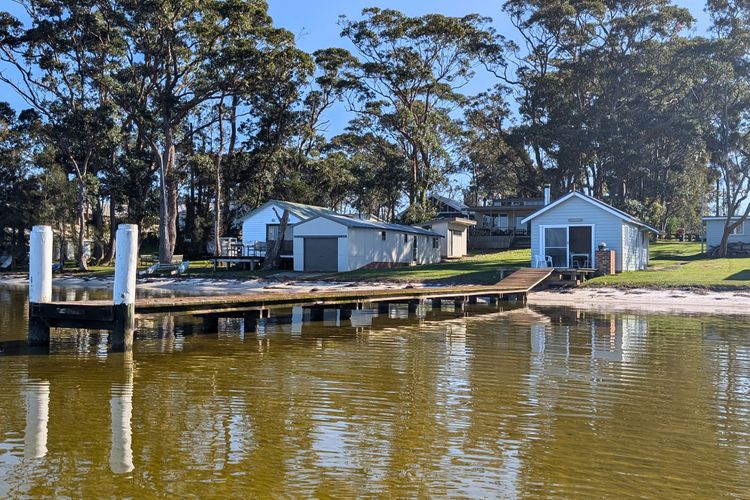 Nav135 – The Boathouse on Naval by Experience Jervis Bay