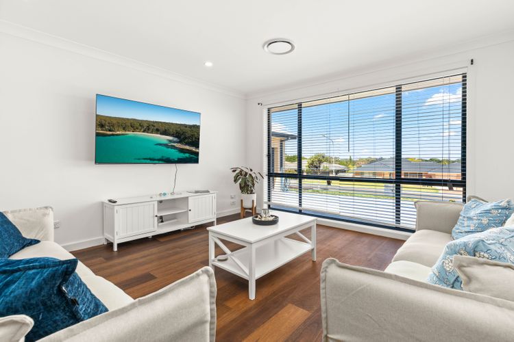Tur34 – Topsy Turvey by Experience Jervis Bay