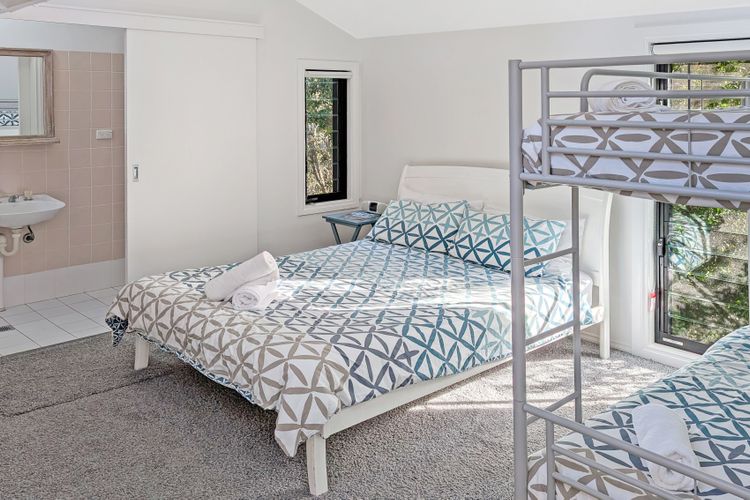 Fre103 – Greenfields Beach House & Studio