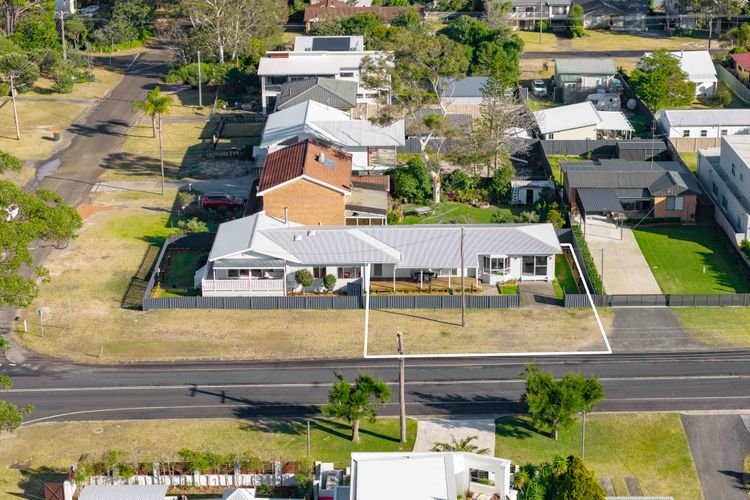 Bay1b – Bayswater Beach House 2 by Experience Jervis Bay