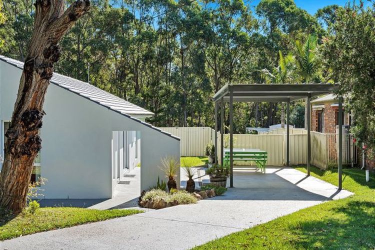 Cur61 – Shellys by Experience Jervis Bay