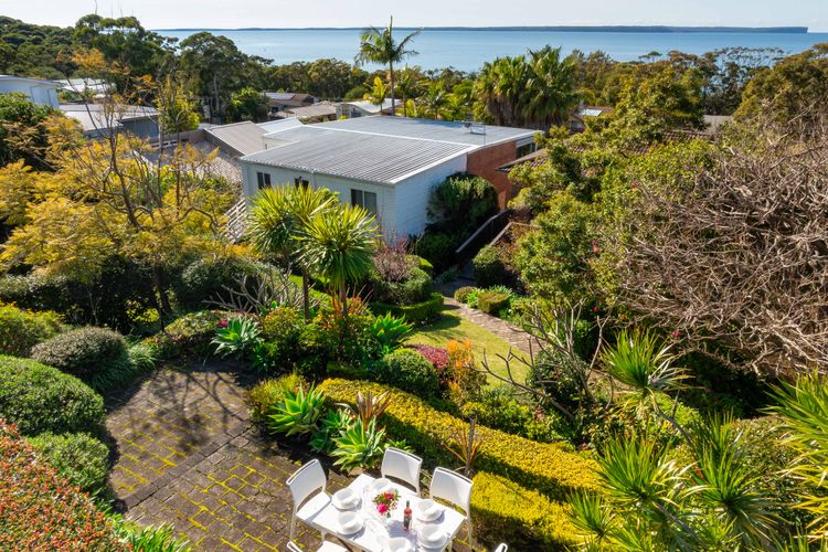 Eli365 – Alva Lee by Experience Jervis Bay