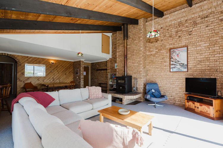 Aviemore – 2/14 Cobbodah Street