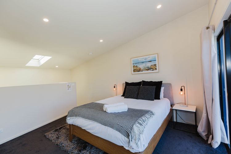 Khione – 6/23-25 Kirwan Close