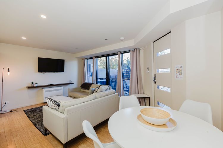 Khione – 6/23-25 Kirwan Close
