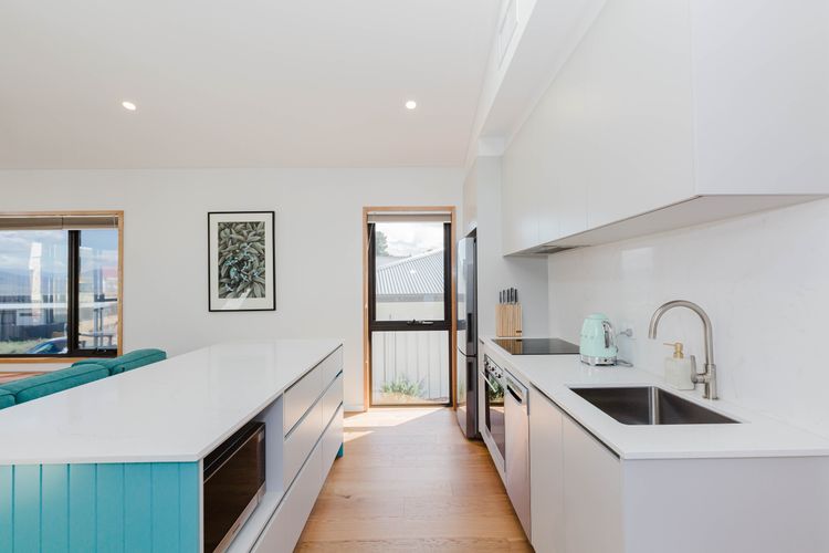 Little Willow – 11a Willow Bay Place