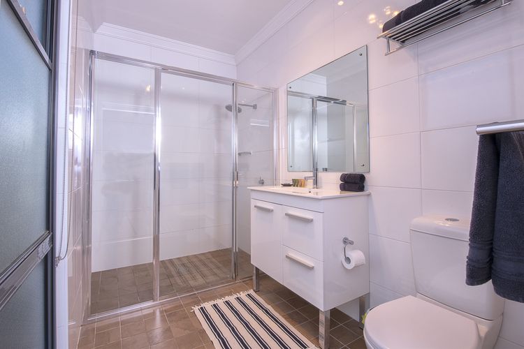 Piper’s – 2/111A Gippsland Street