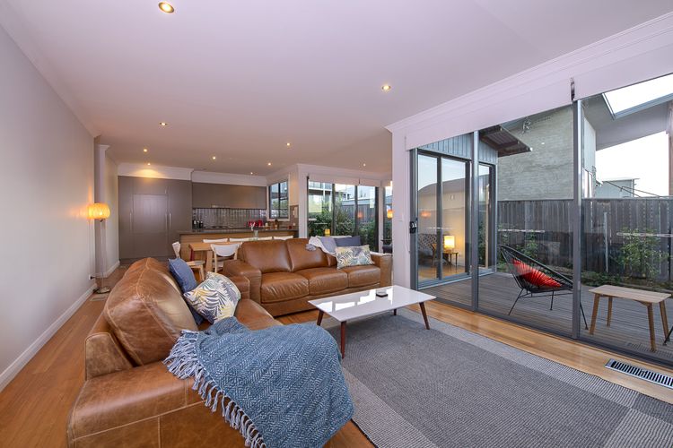 Piper’s – 2/111A Gippsland Street