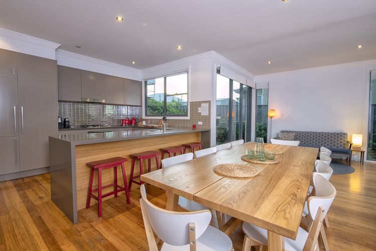 Piper’s – 2/111A Gippsland Street