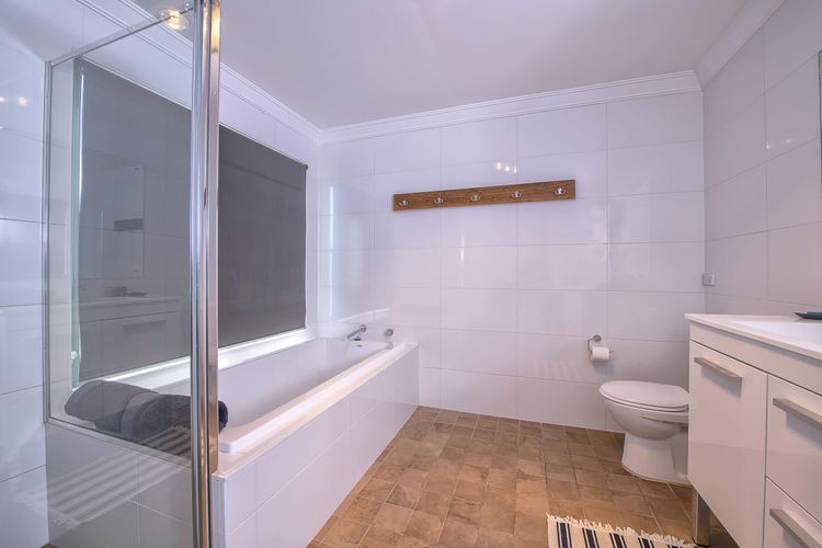 Piper’s – 2/111A Gippsland Street
