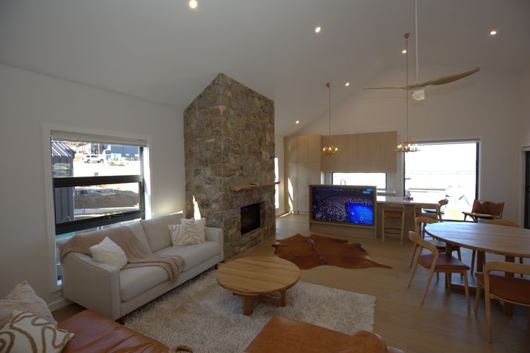 14 Abbott Street – House