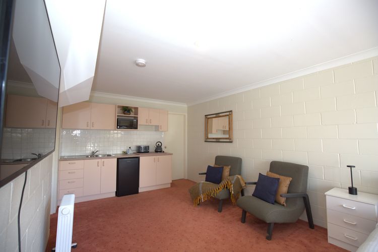 Chalet De Neige – 2/9 Jillamatong Street