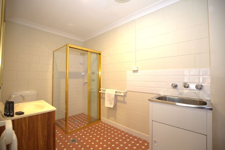 Chalet De Neige – 2/9 Jillamatong Street