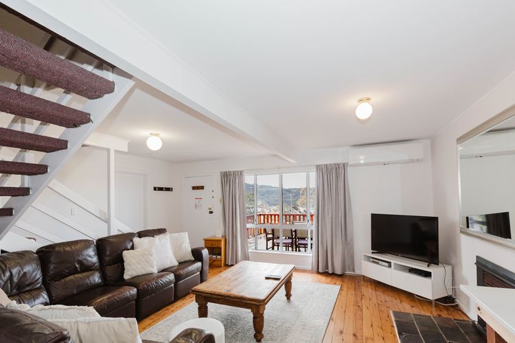 Cobbon – 14 Cobbon Crescent