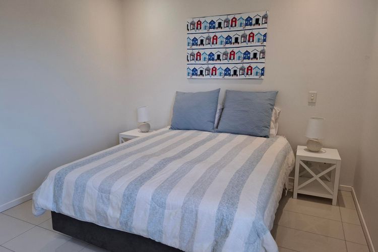 Luxurious Waterfront Living in the Heart of Darwin – Stunning 2-Bedroom Apartment