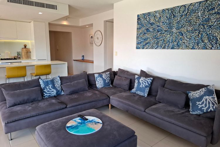 Luxurious Waterfront Living in the Heart of Darwin – Stunning 2-Bedroom Apartment