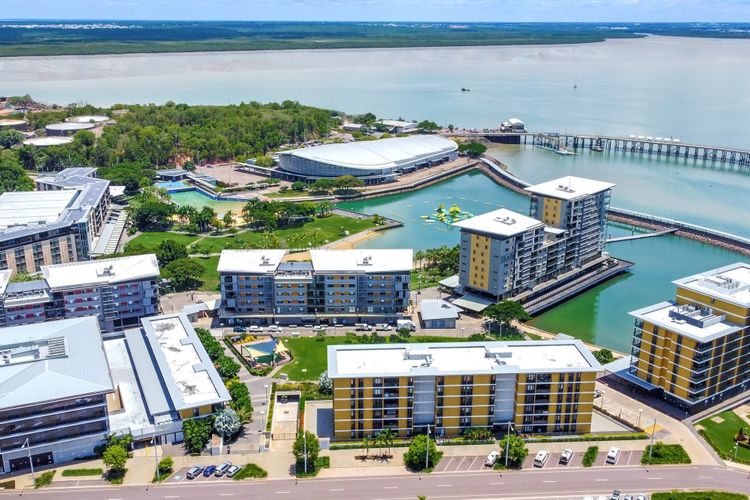 Luxurious Waterfront Living in the Heart of Darwin – Stunning 2-Bedroom Apartment