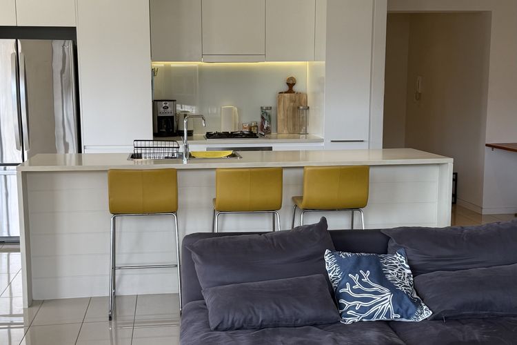 Luxurious Waterfront Living in the Heart of Darwin – Stunning 2-Bedroom Apartment