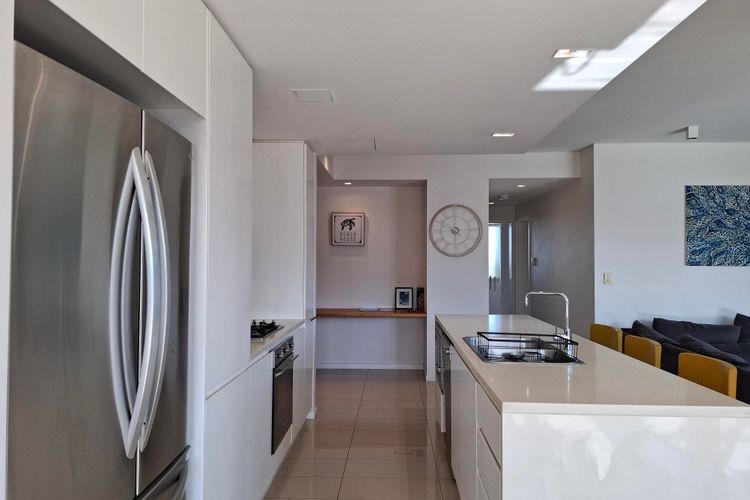 Luxurious Waterfront Living in the Heart of Darwin – Stunning 2-Bedroom Apartment