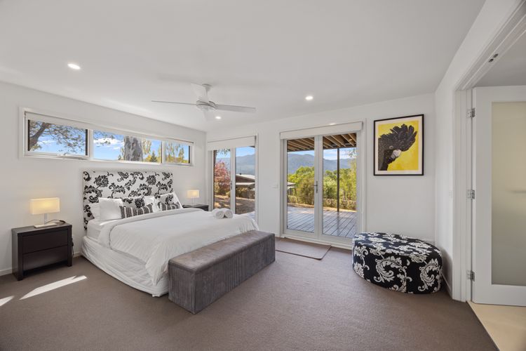 Eagles Nest – Merrijig – Sleeps 10